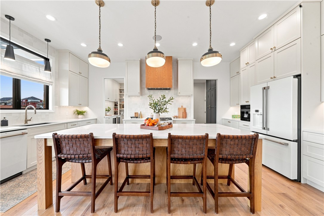 7509 Alvina Ct