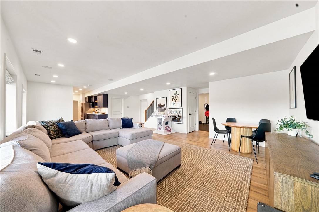 7509 Alvina Ct