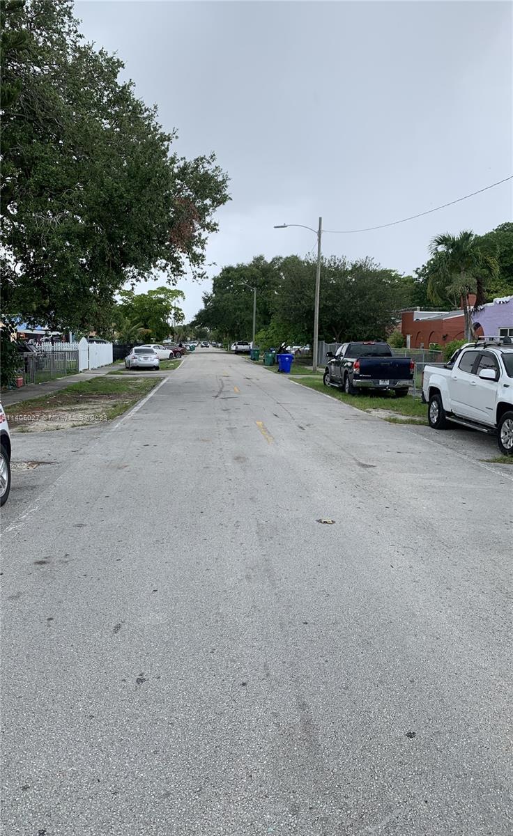 1818 NW 49th St
