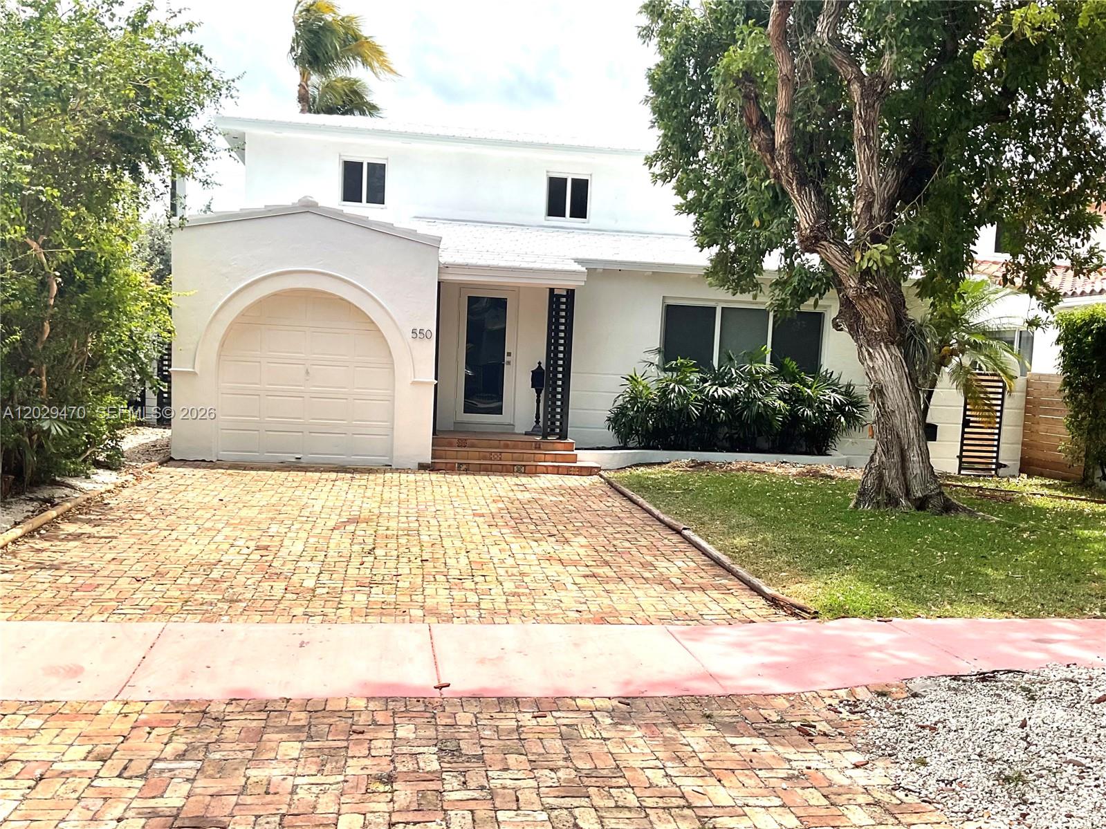 550 W 49th St