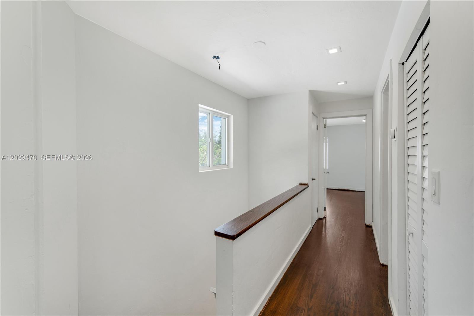 550 W 49th St