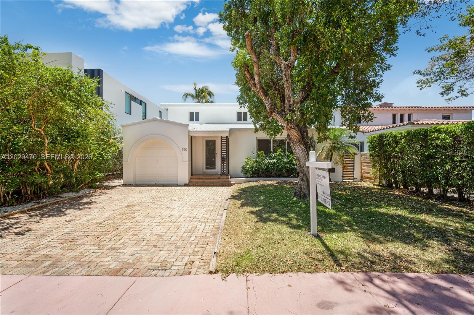 550 W 49th St