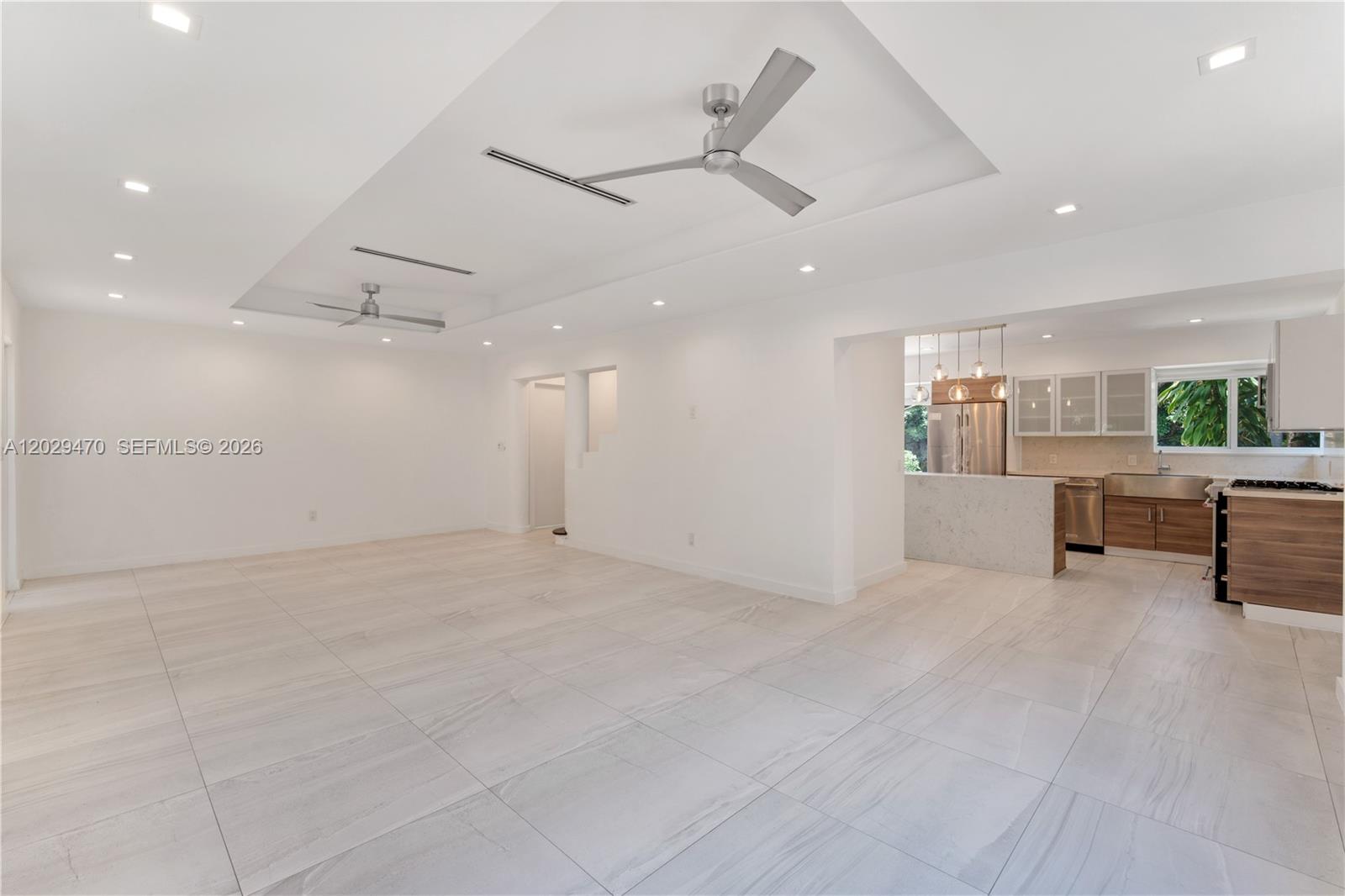 550 W 49th St