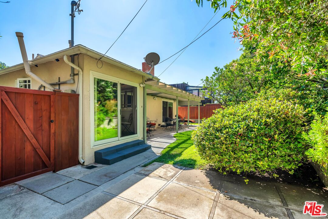 13201 Warren Ave