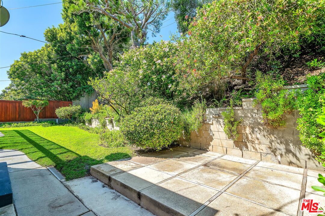 13201 Warren Ave
