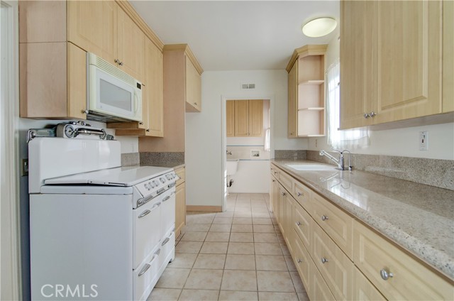 3910 Westside AVE