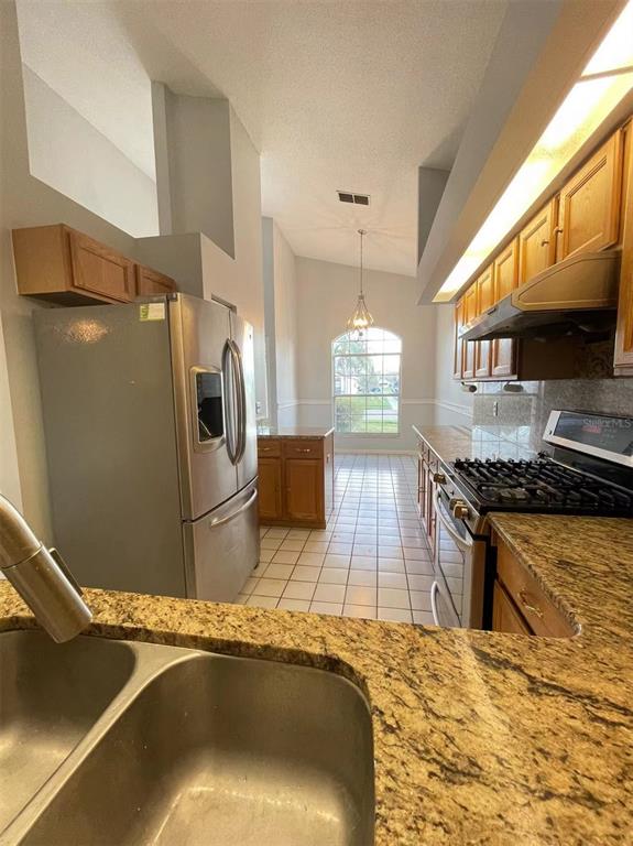 5725 NORMAN H CUTSON DR