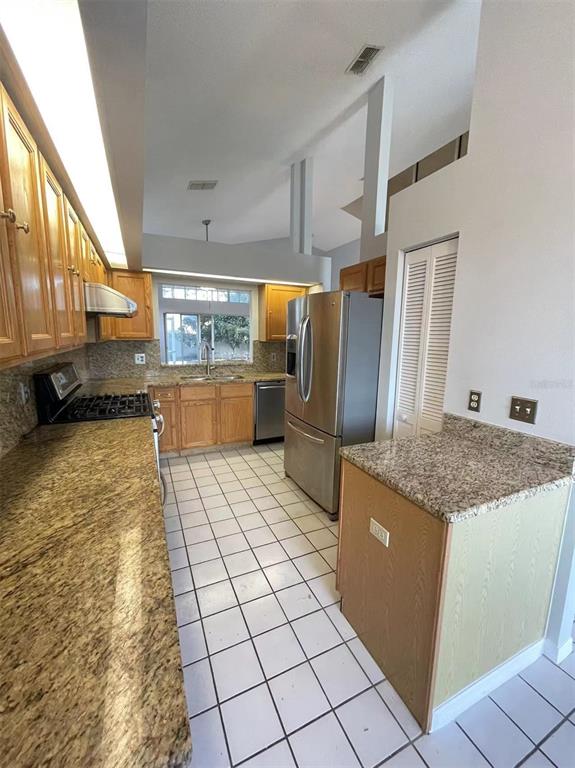 5725 NORMAN H CUTSON DR