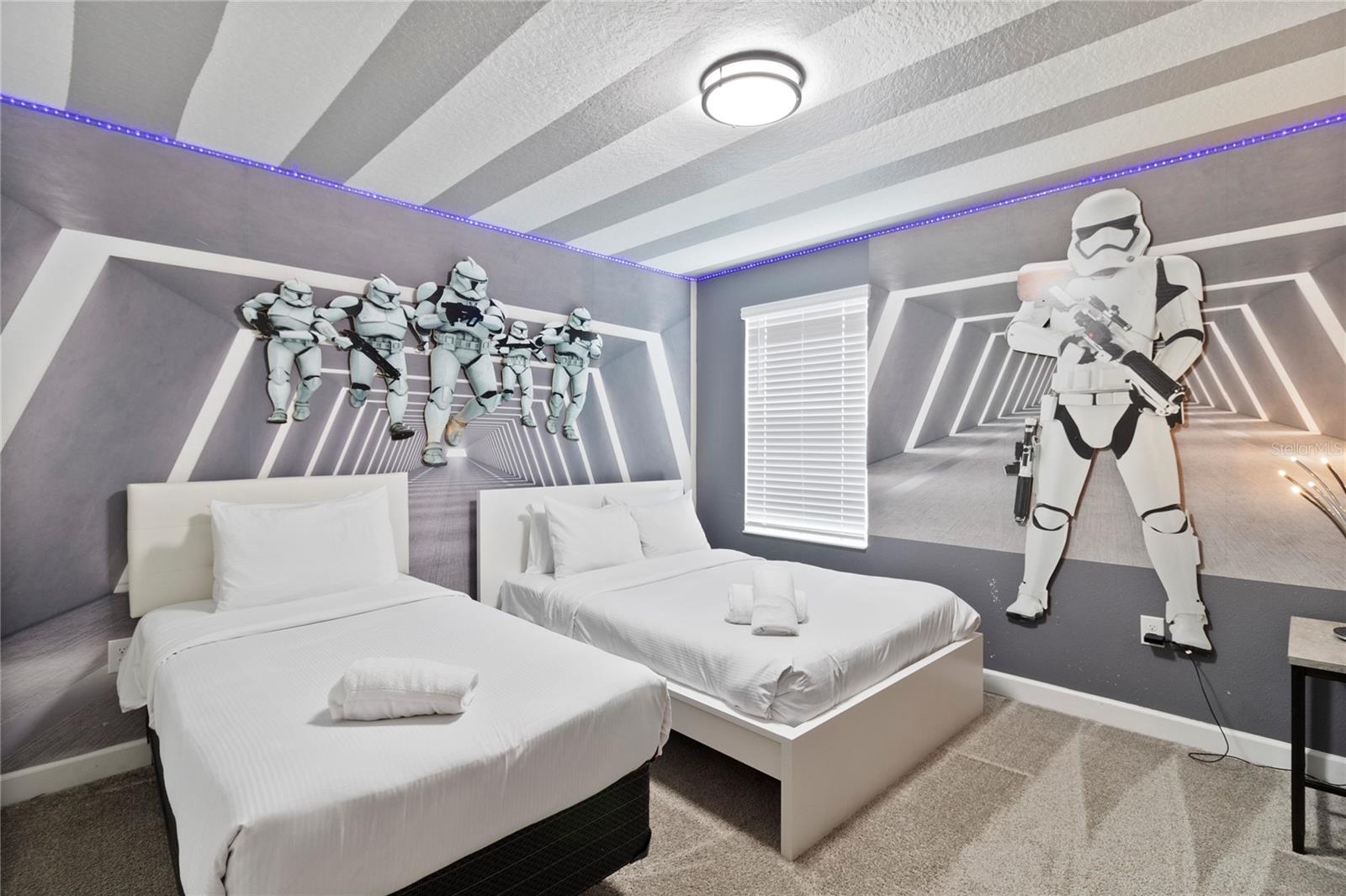 1158 DROP LN