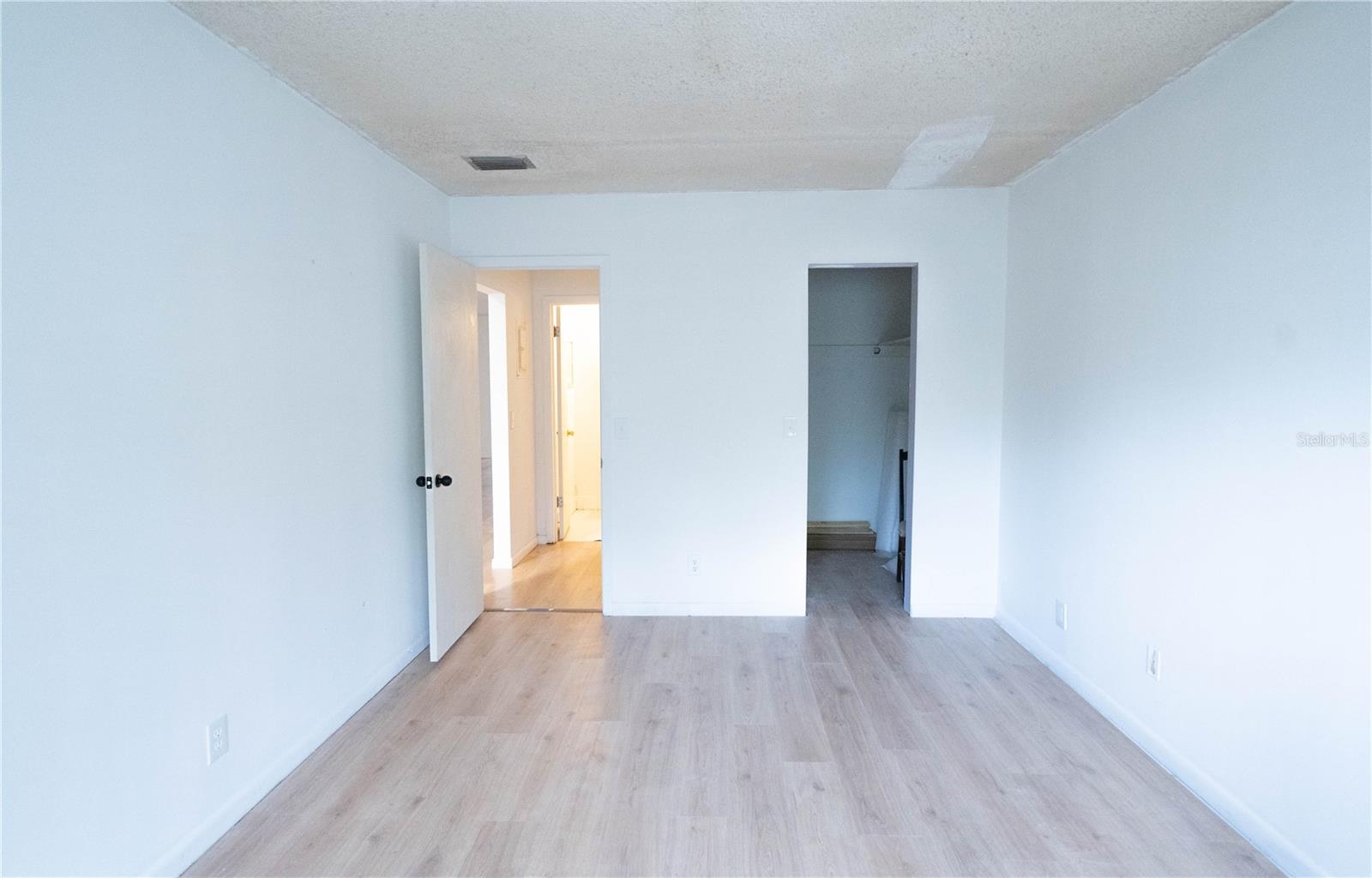 100 EL CAMINO DR #102