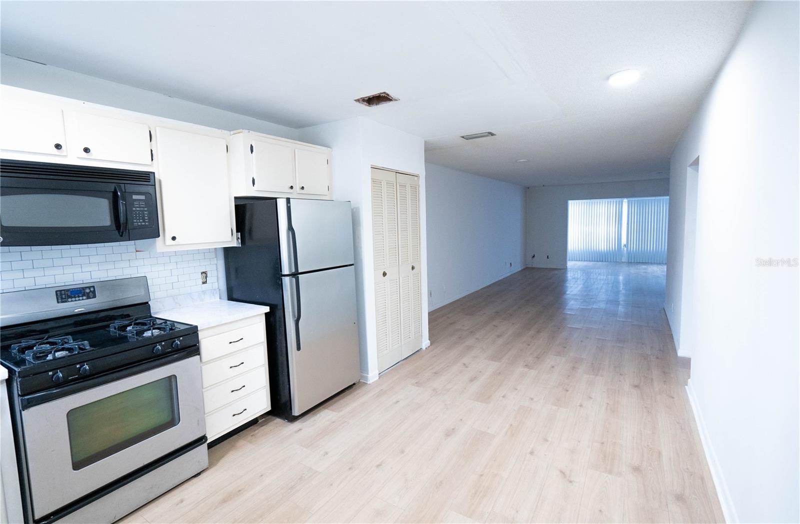 100 EL CAMINO DR #102
