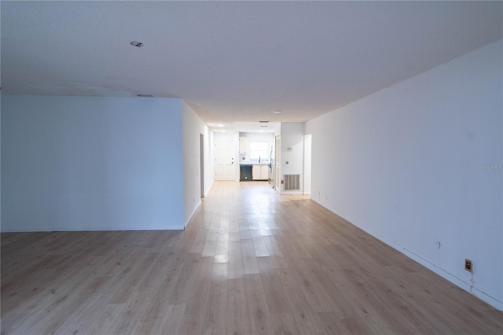 100 EL CAMINO DR #102