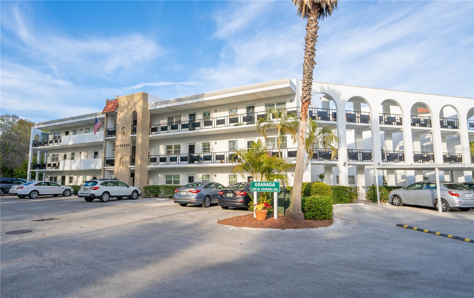 100 EL CAMINO DR #102