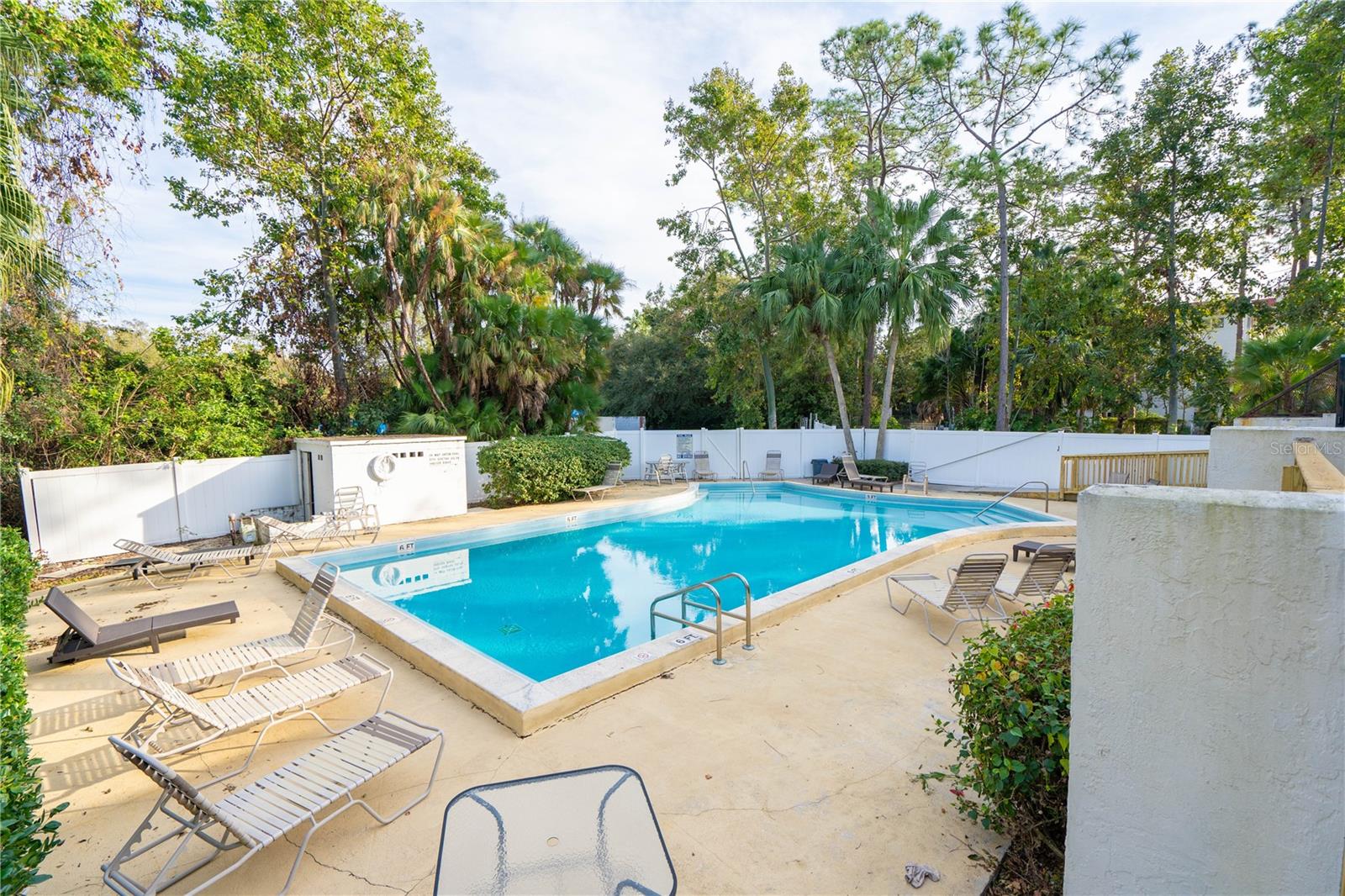 100 EL CAMINO DR #102