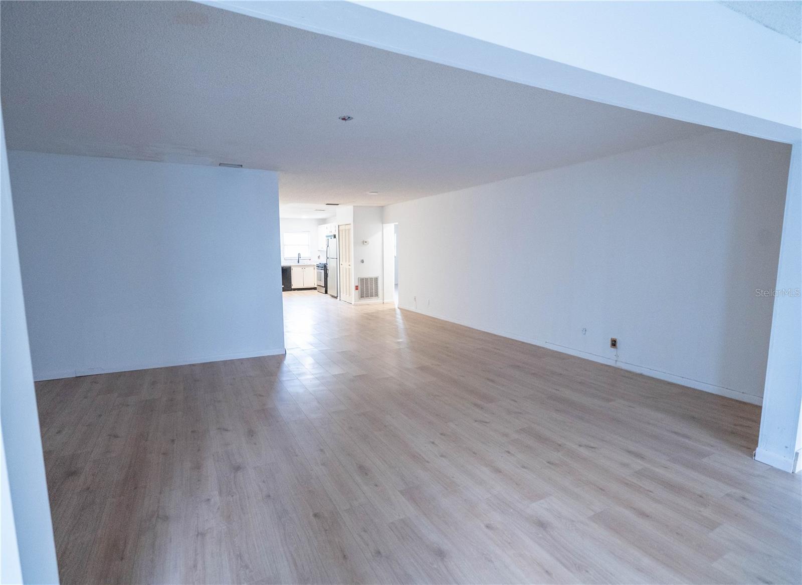 100 EL CAMINO DR #102