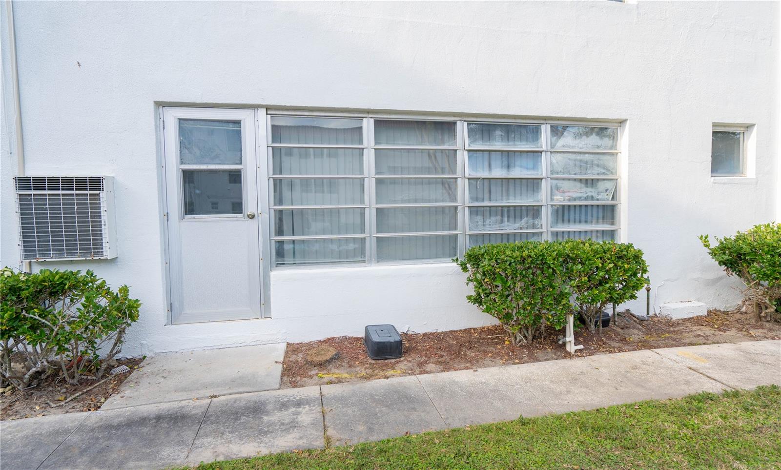 100 EL CAMINO DR #102