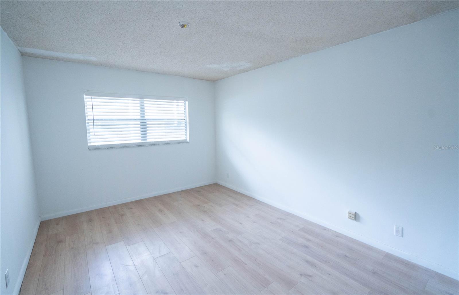 100 EL CAMINO DR #102