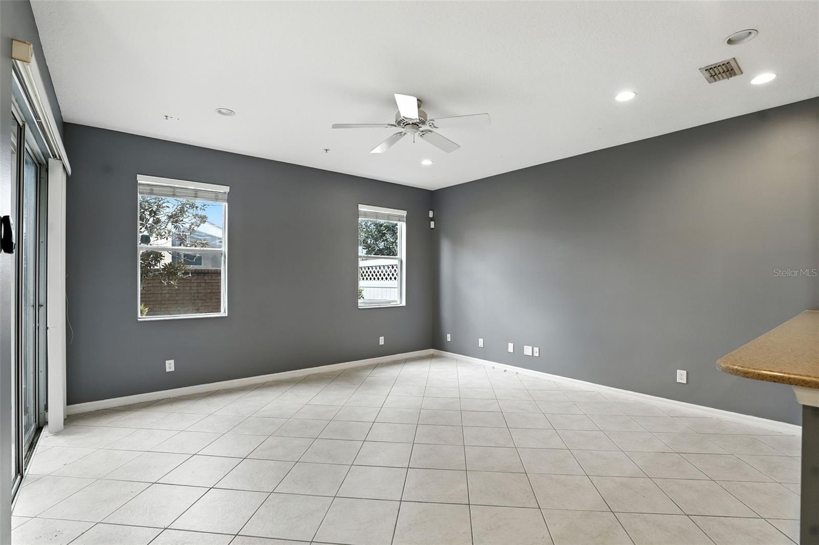 585 CRUZ BAY CIR