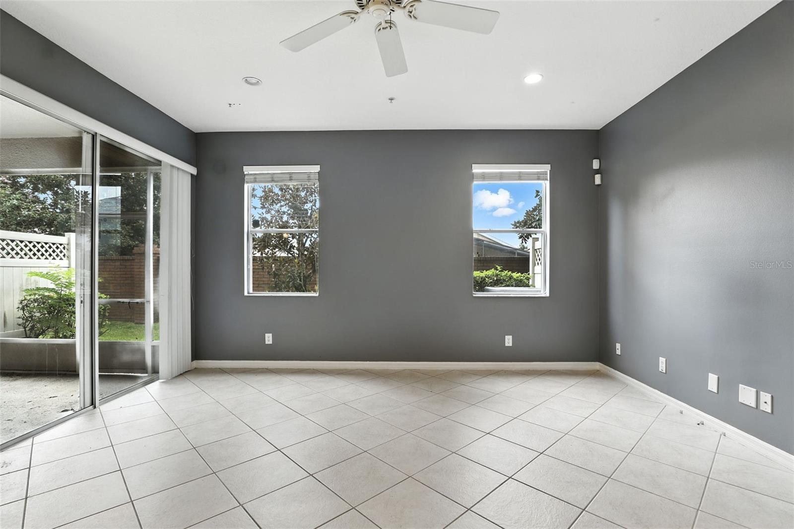 585 CRUZ BAY CIR