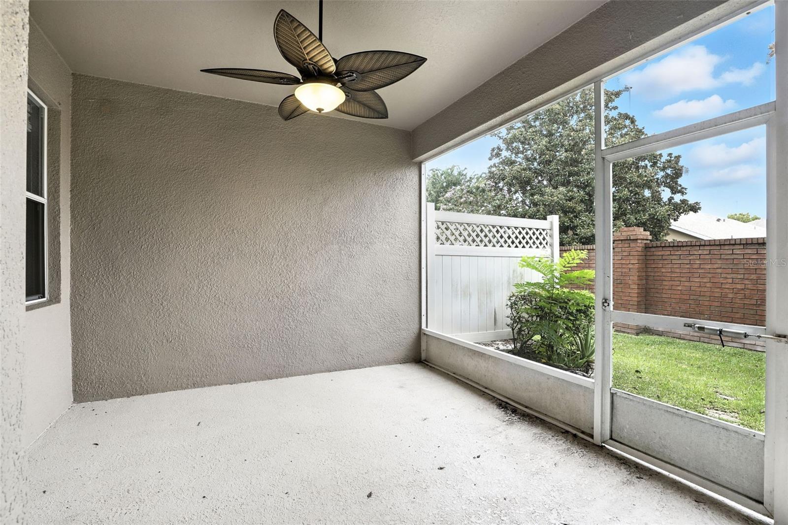585 CRUZ BAY CIR