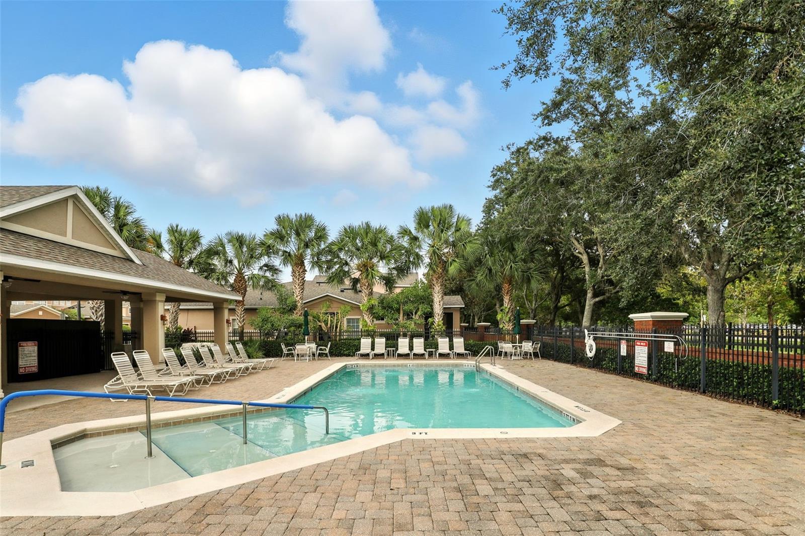 585 CRUZ BAY CIR