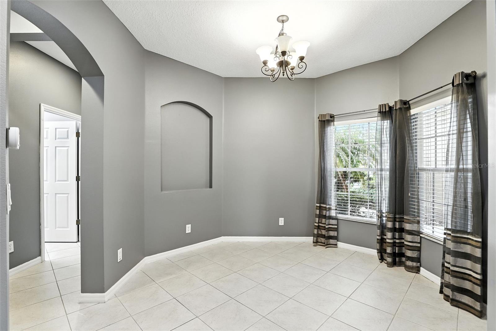 585 CRUZ BAY CIR