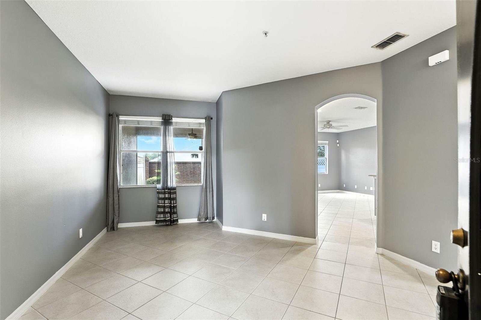585 CRUZ BAY CIR