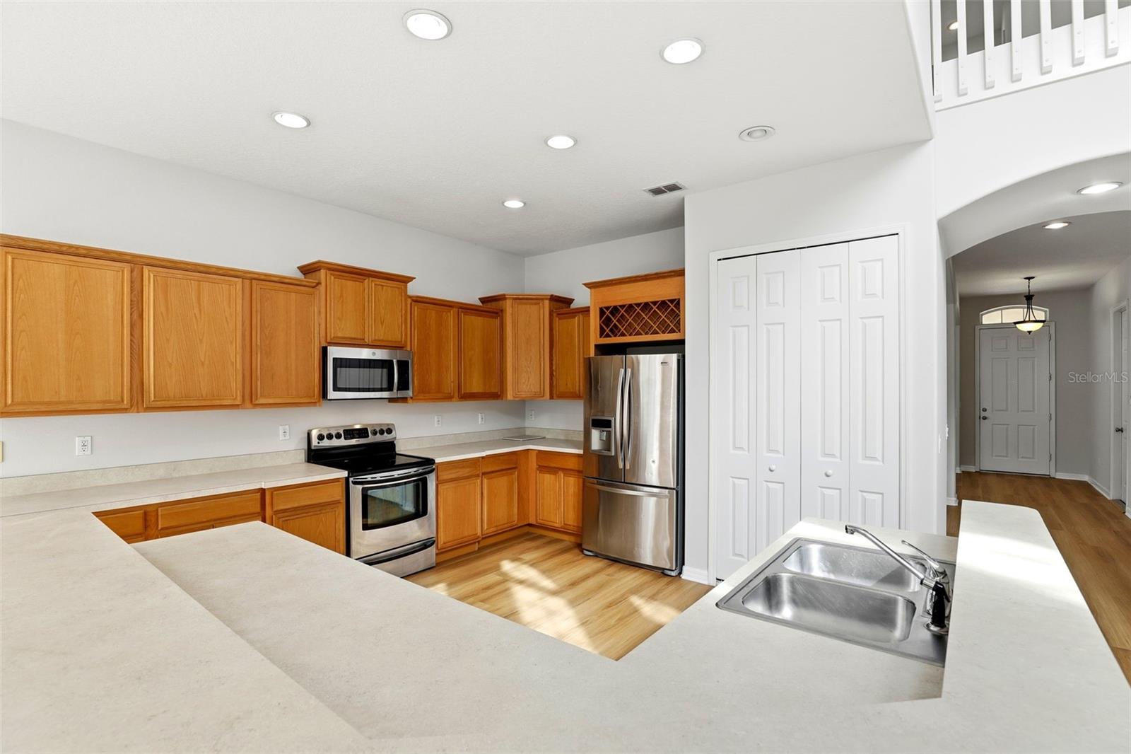 16368 TUDOR GROVE DR