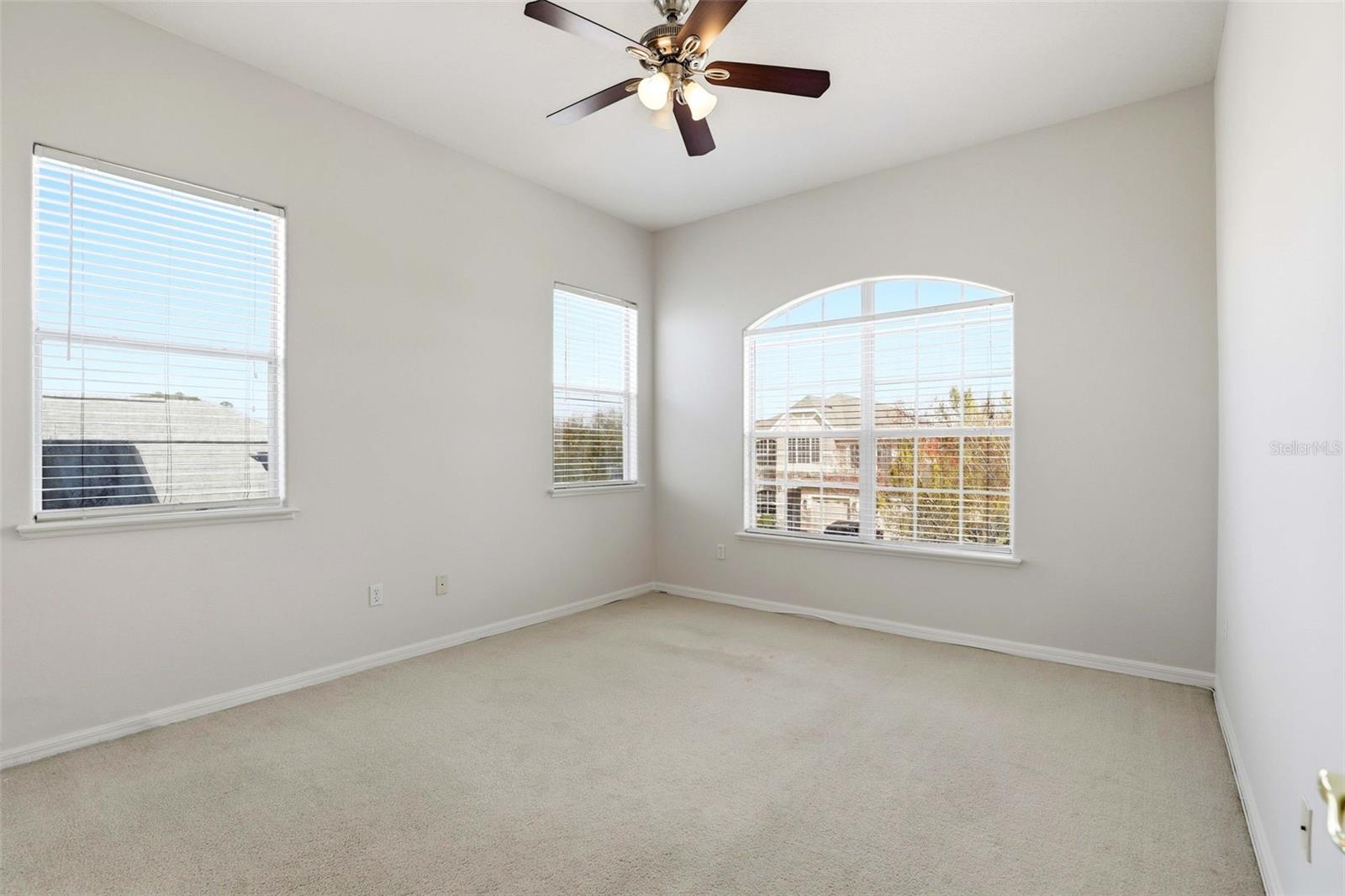 16368 TUDOR GROVE DR