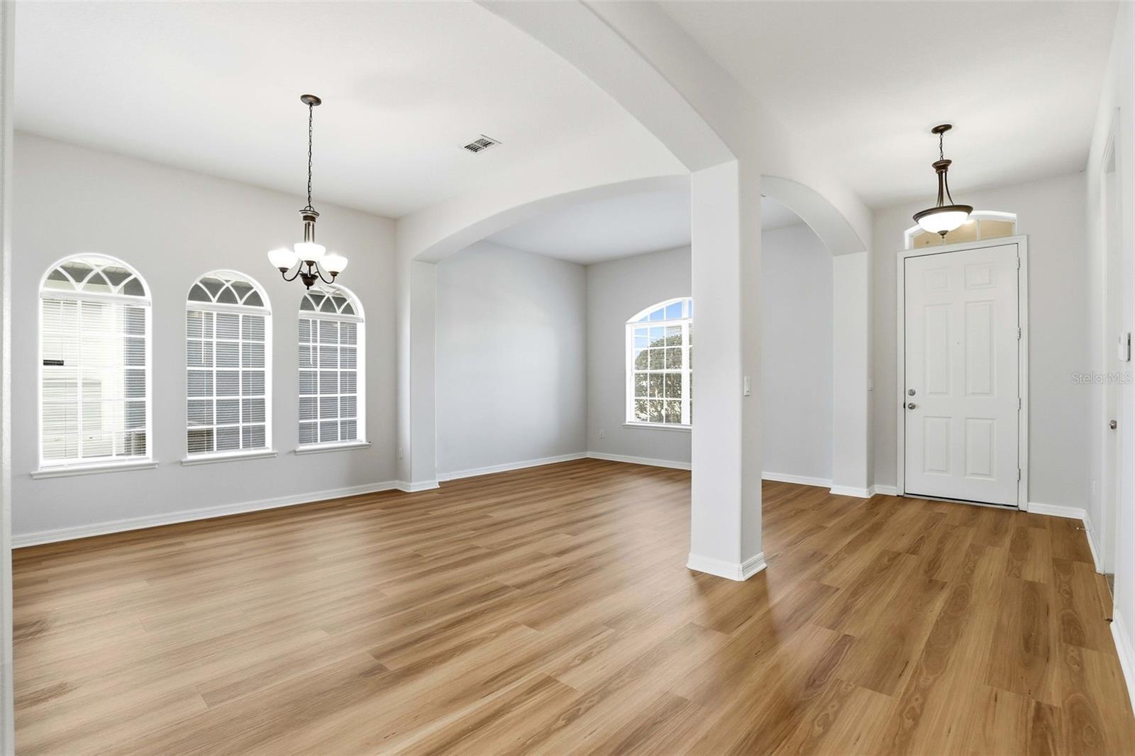 16368 TUDOR GROVE DR