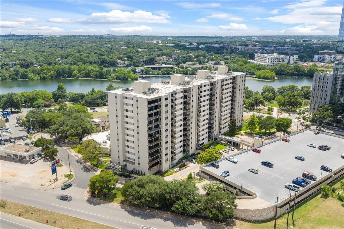 40 N Interstate Hwy 35 Unit: 6B3