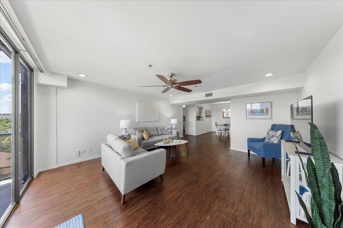 40 N Interstate Hwy 35 Unit: 6B3