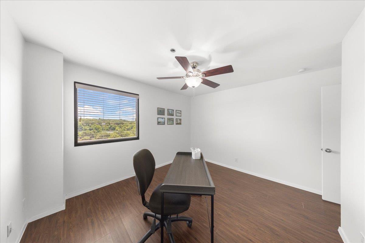 40 N Interstate Hwy 35 Unit: 6B3