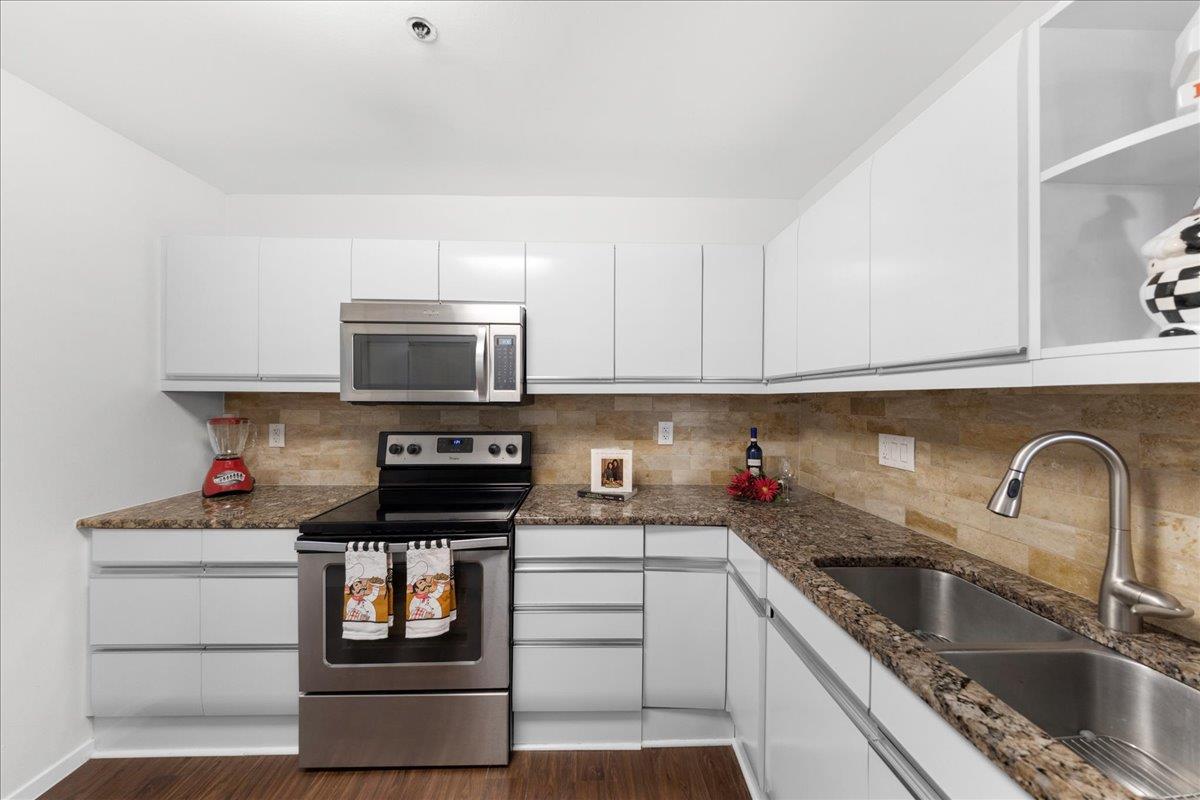 40 N Interstate Hwy 35 Unit: 6B3