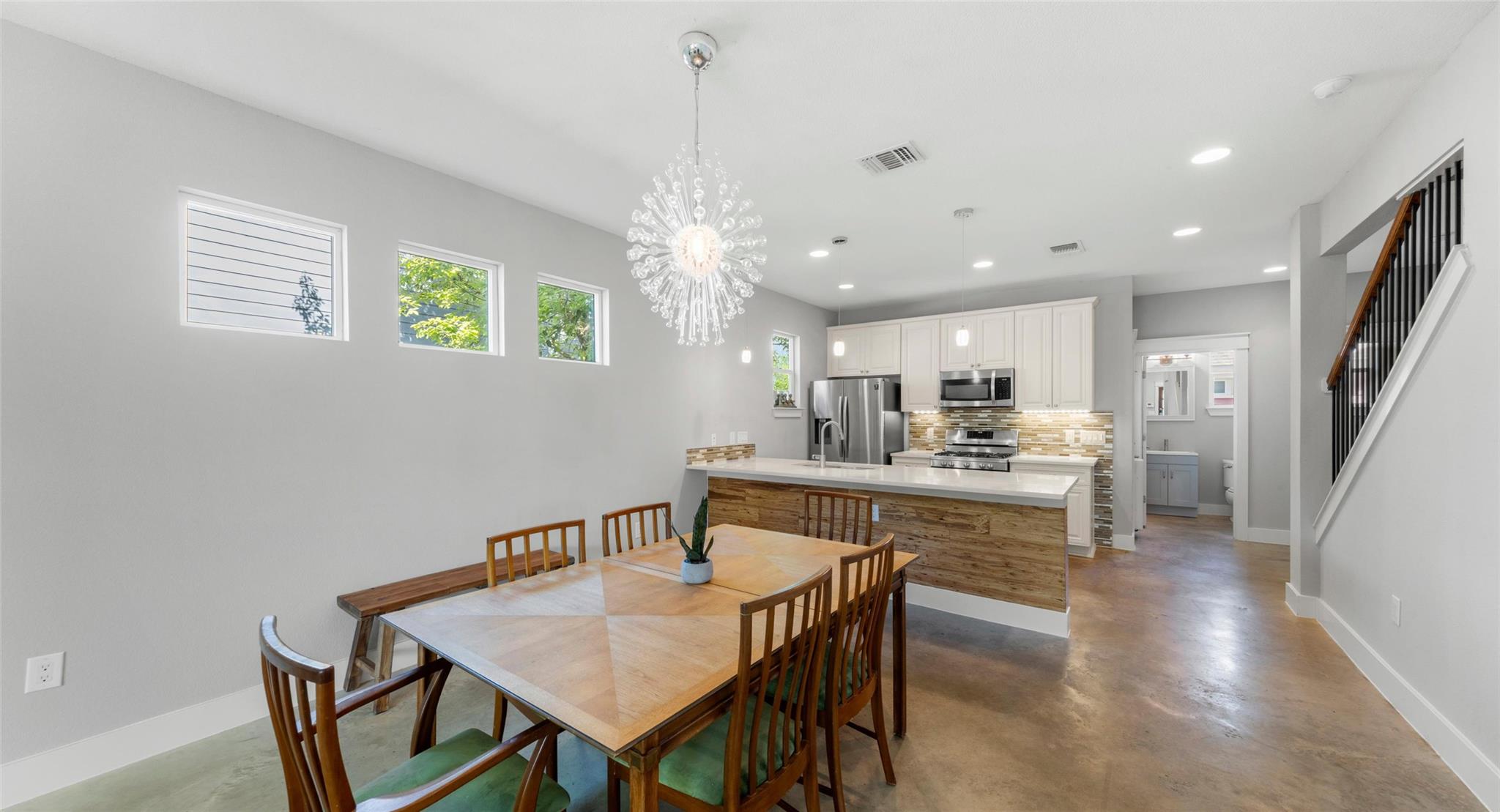 3104 Neal ST