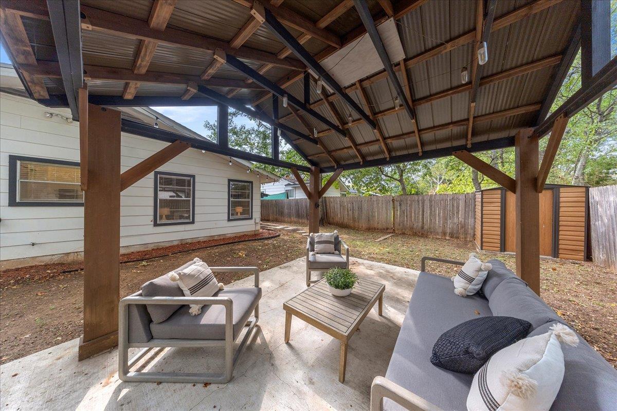 5108 Emerald Forest DR