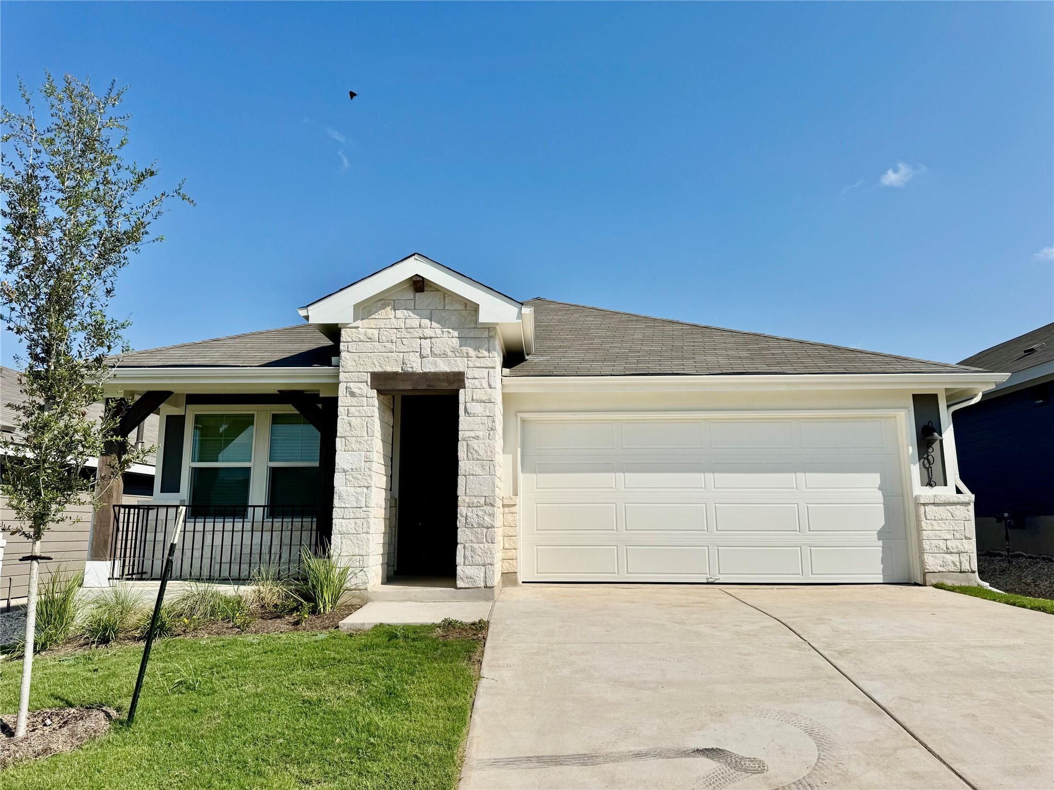 5016 Hazelnut LN