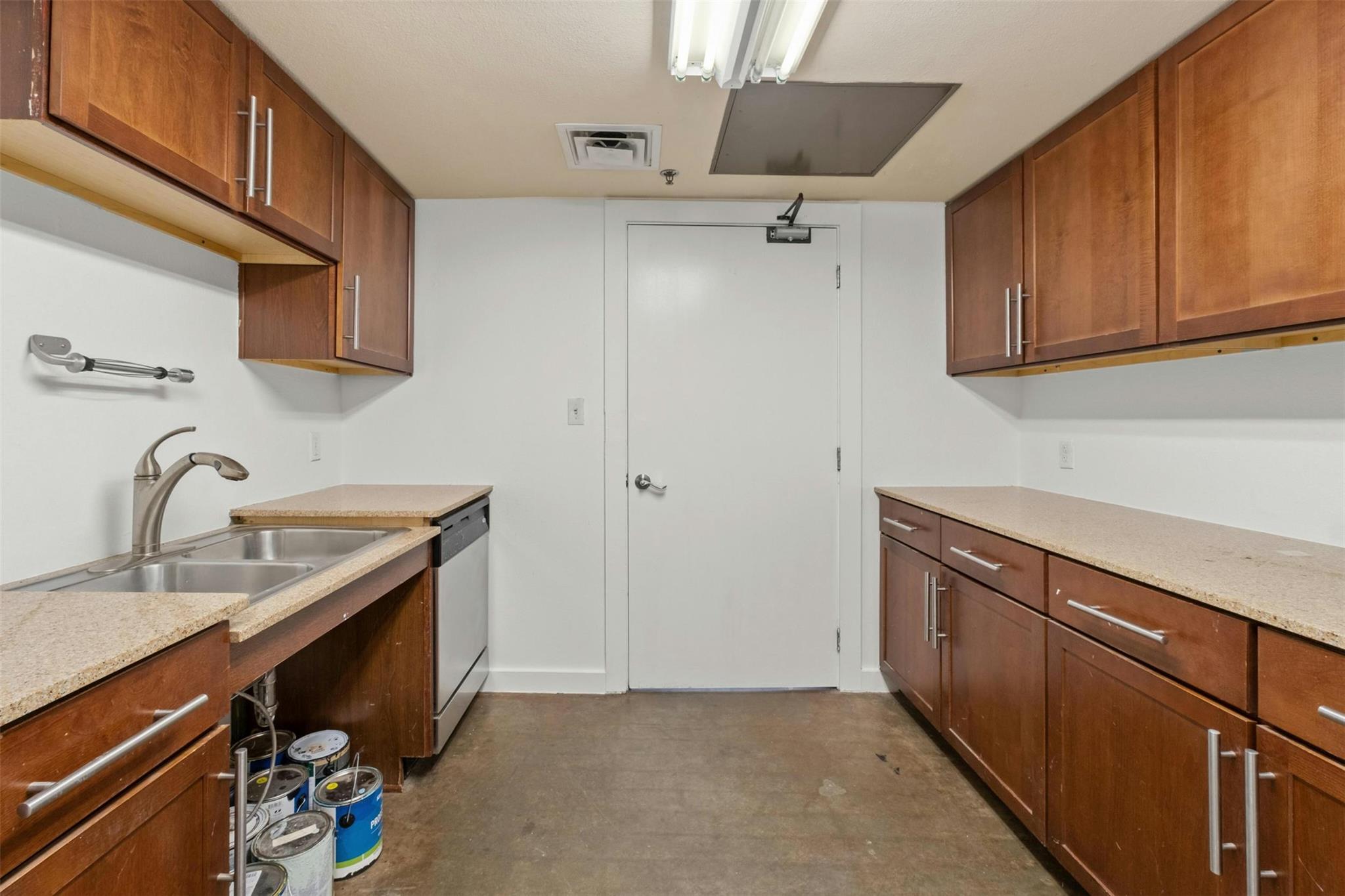 1601 E Cesar Chavez ST # 106