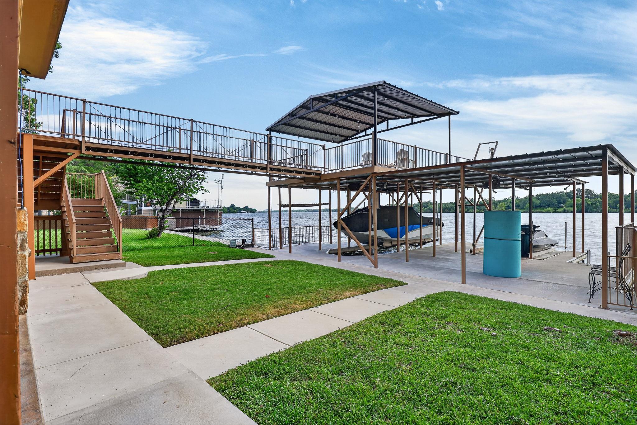 1002 Scenic LOOP