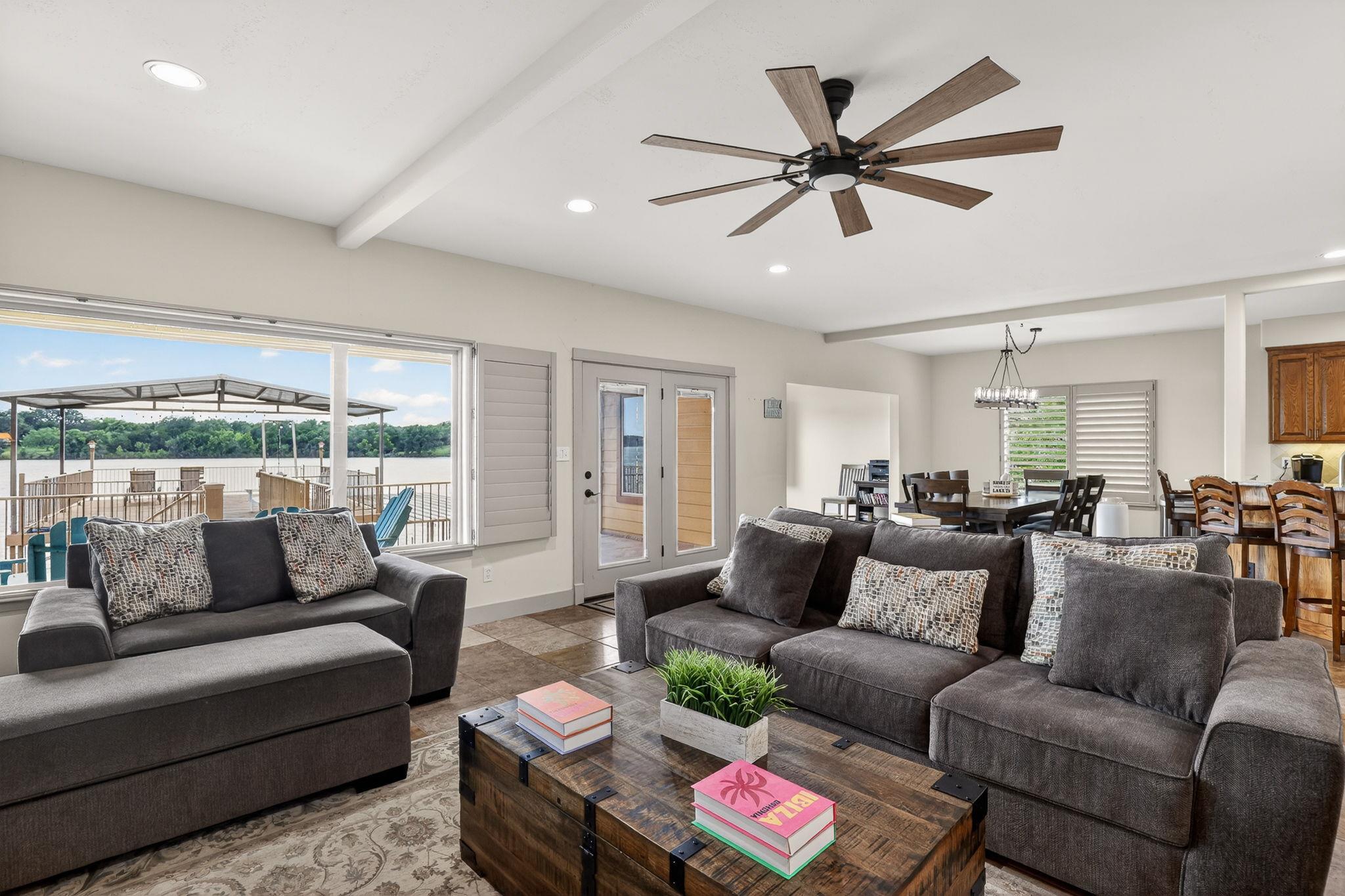 1002 Scenic LOOP