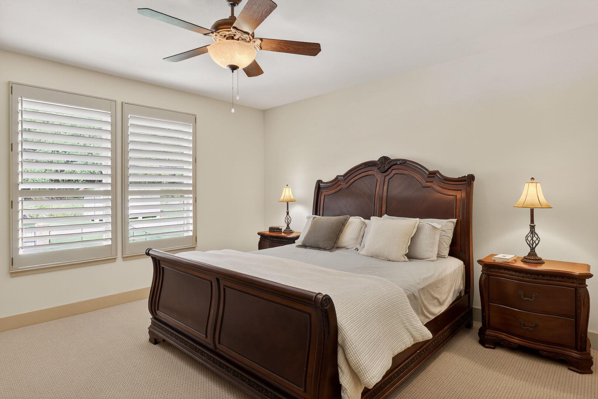 1002 Scenic LOOP