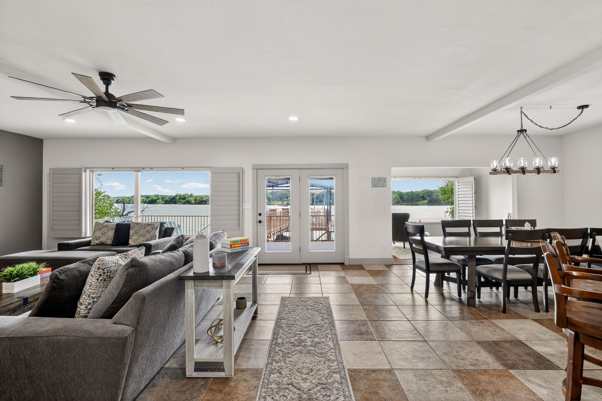 1002 Scenic LOOP