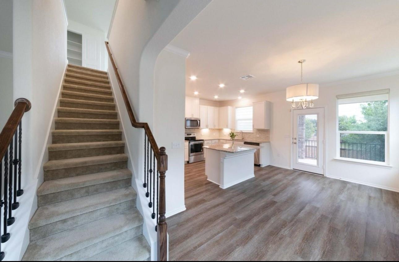 803 Sandhill DR