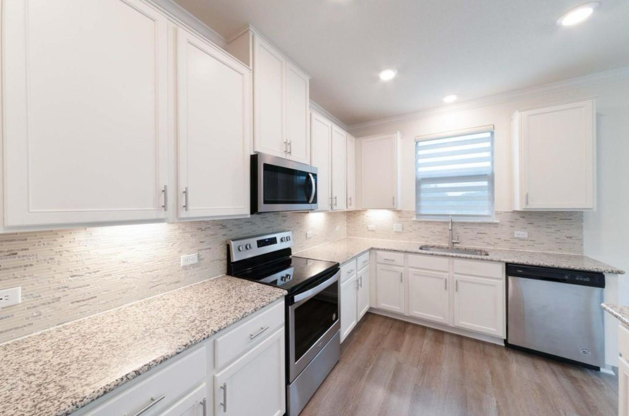803 Sandhill DR