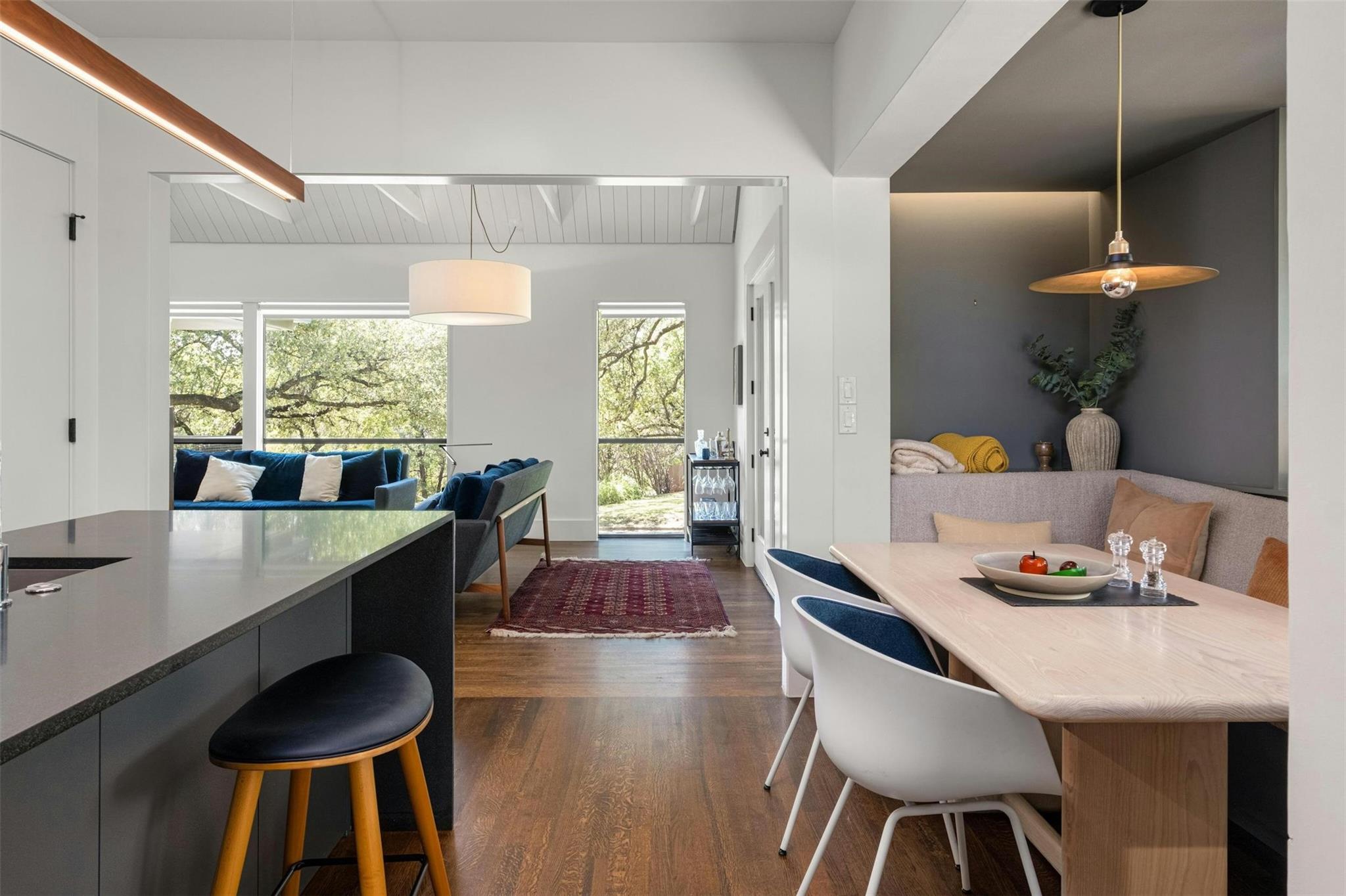 1503 Alameda DR