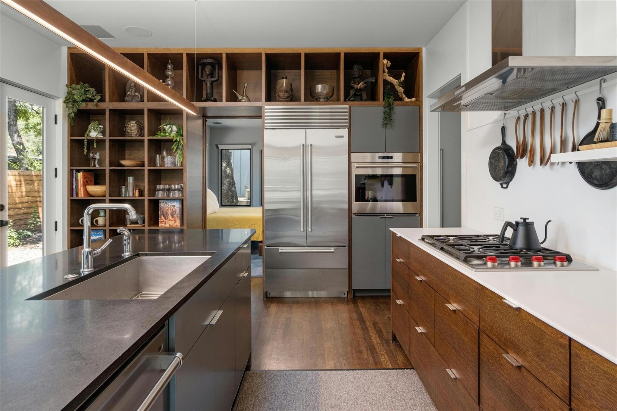1503 Alameda DR