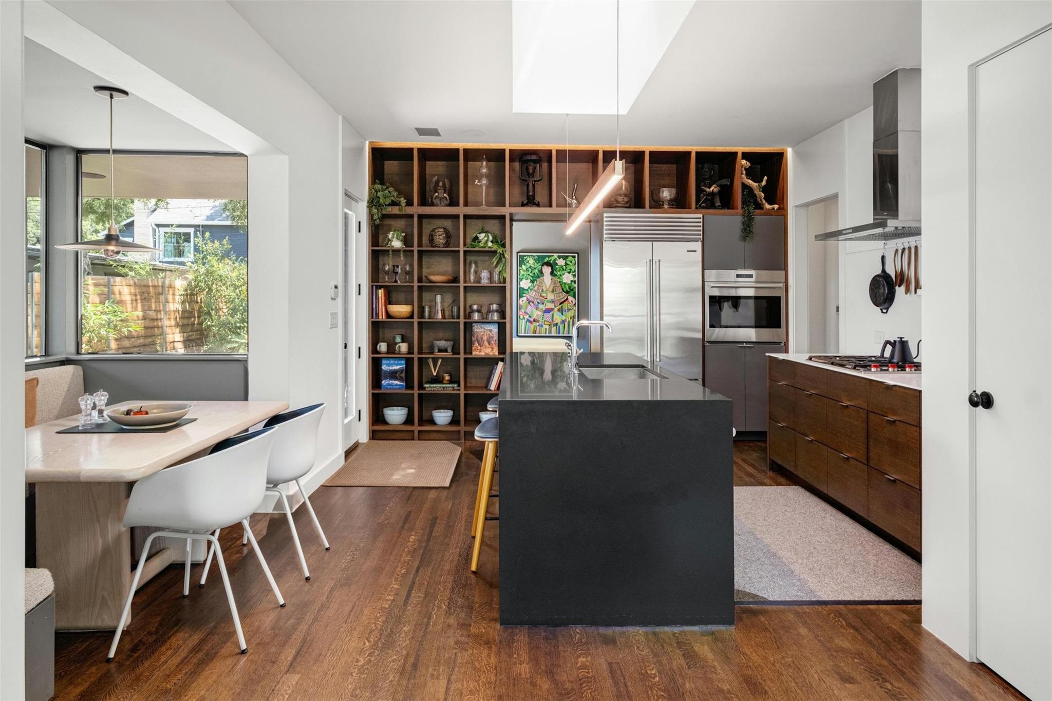 1503 Alameda DR