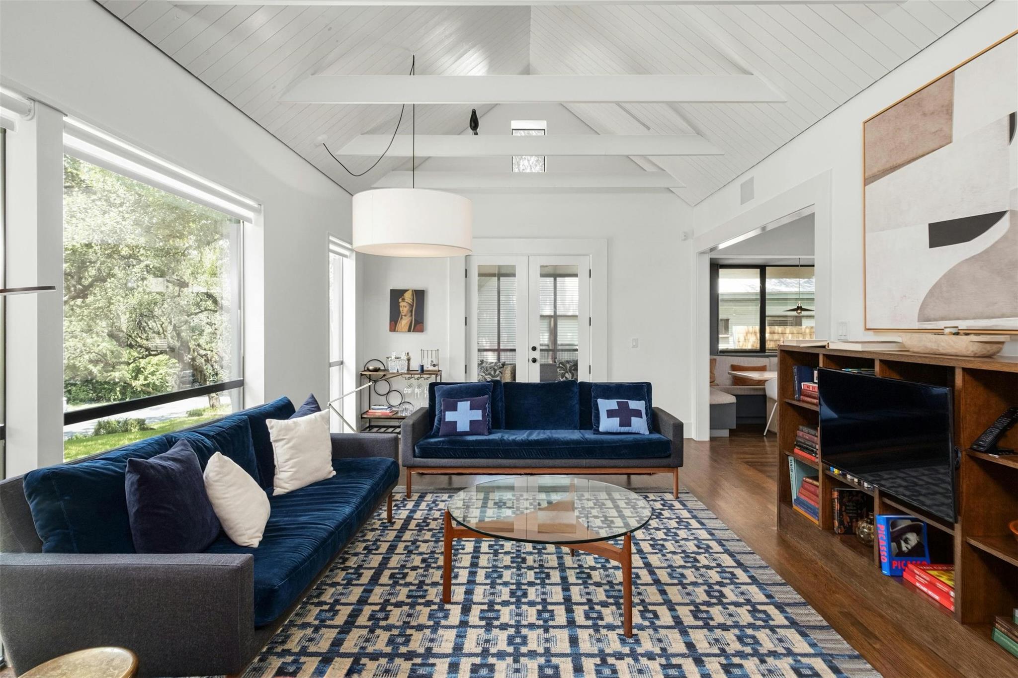 1503 Alameda DR