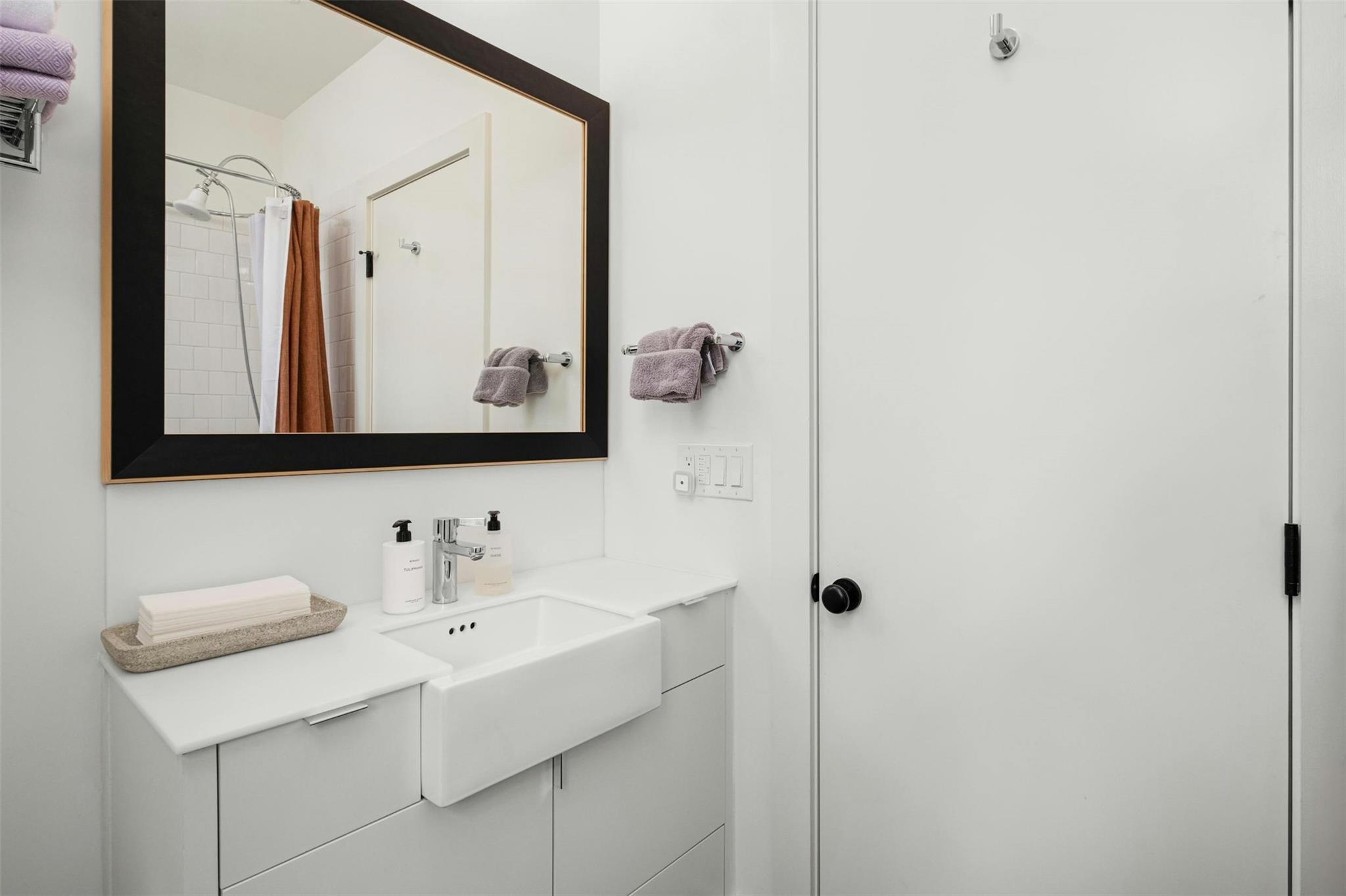 1503 Alameda DR