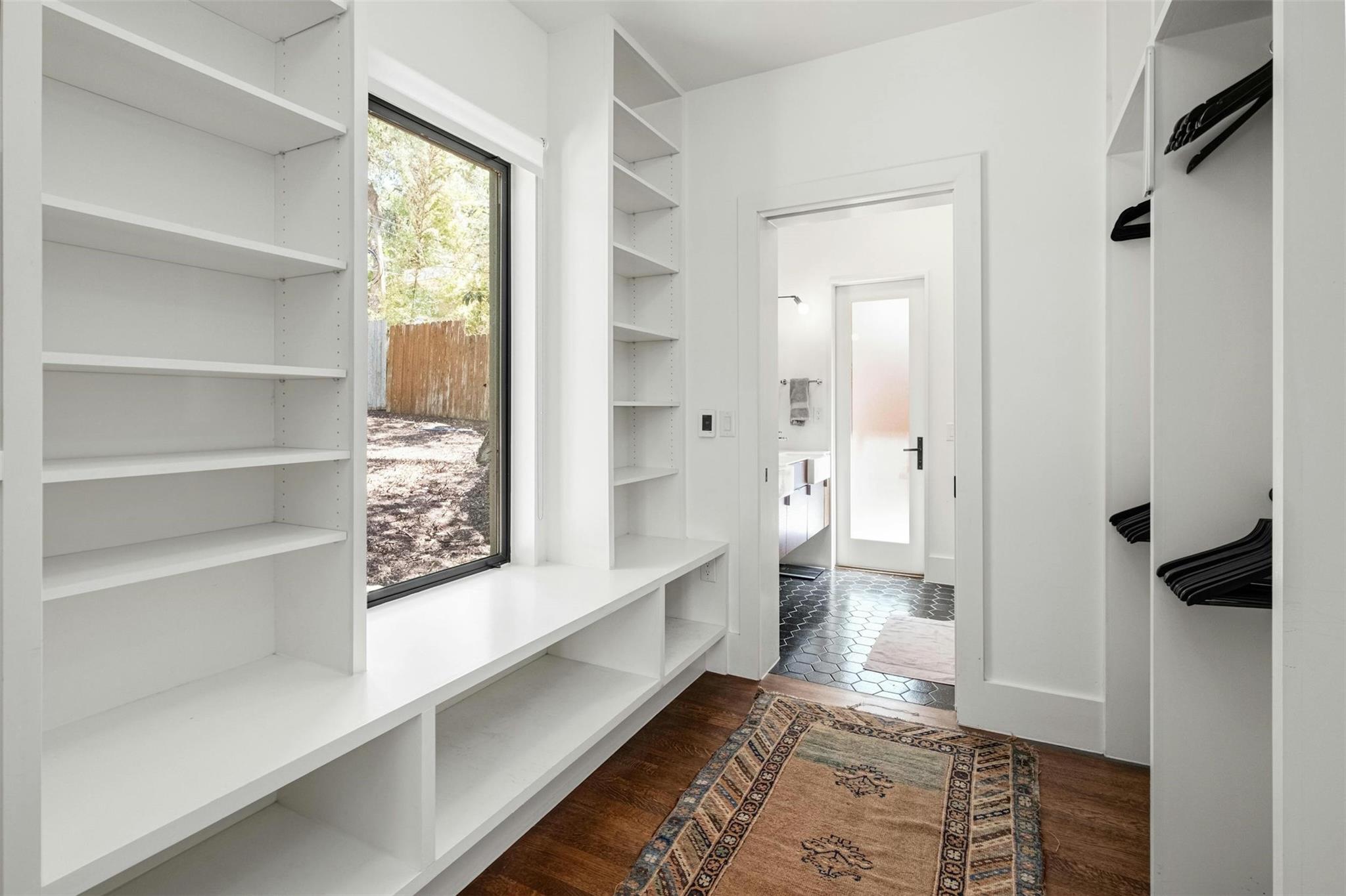 1503 Alameda DR